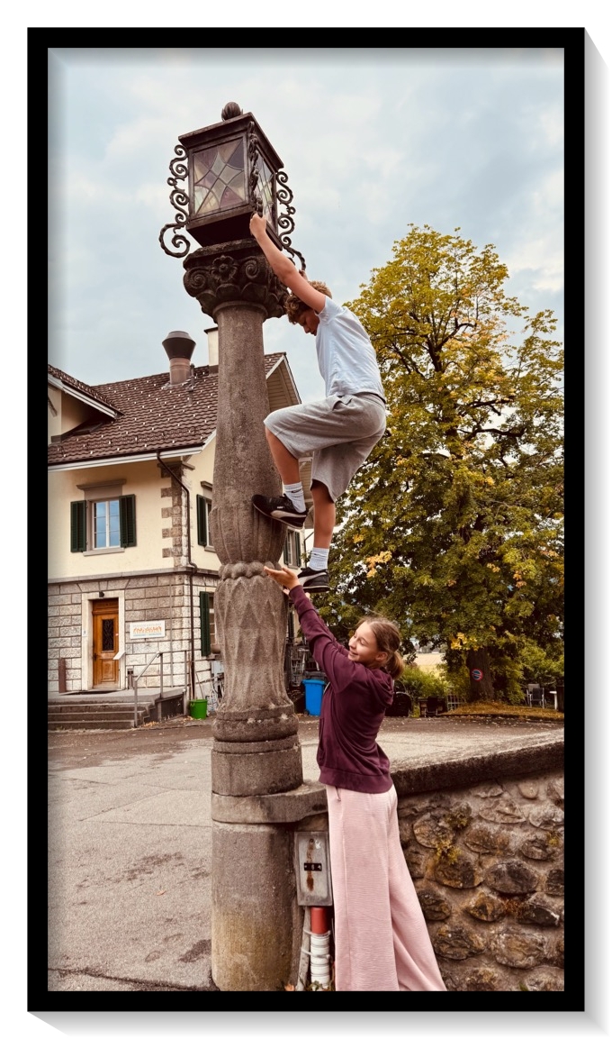 Schülerinnen und Schüler beim gemeinsamen Erlebnis